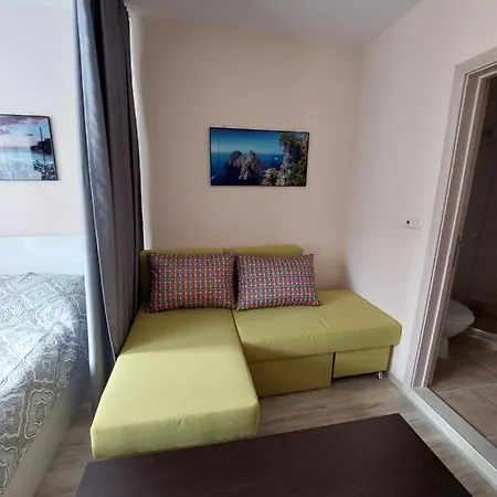 студио под наем, аполон 9 Apartamento